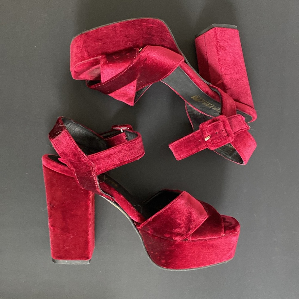 L’INTERVALLE Burgundy Platform Sandals!!! Leather Lined!!! Made in Spain!!!
